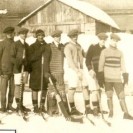 En 1926, les Weedon Devils représentaient honorablement Weedon. Les gens se déplaçaient pour aller voir jouer au hockey les J.A. Salvail, H.P. Rouleau, Armand Péloquin, Ph. Beaudry gardien de but, Arthur Bélanger, A. Lecouédic capitaine du club, P.H. Bourget arbitre et E. Côté.